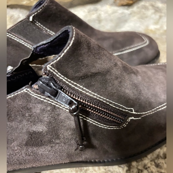 DONALD J PLINER Audra Brown Suede White Stitching Side Zip Loafers Women’s 8 - Picture 7 of 10